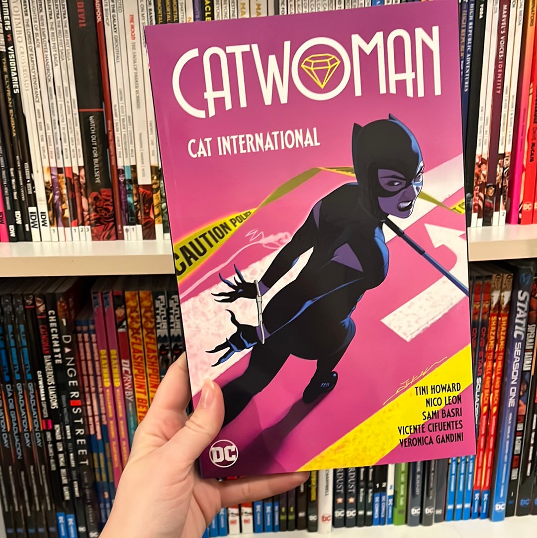 Catwoman: Cat International (vol. 2) – Sour Cherry Comics