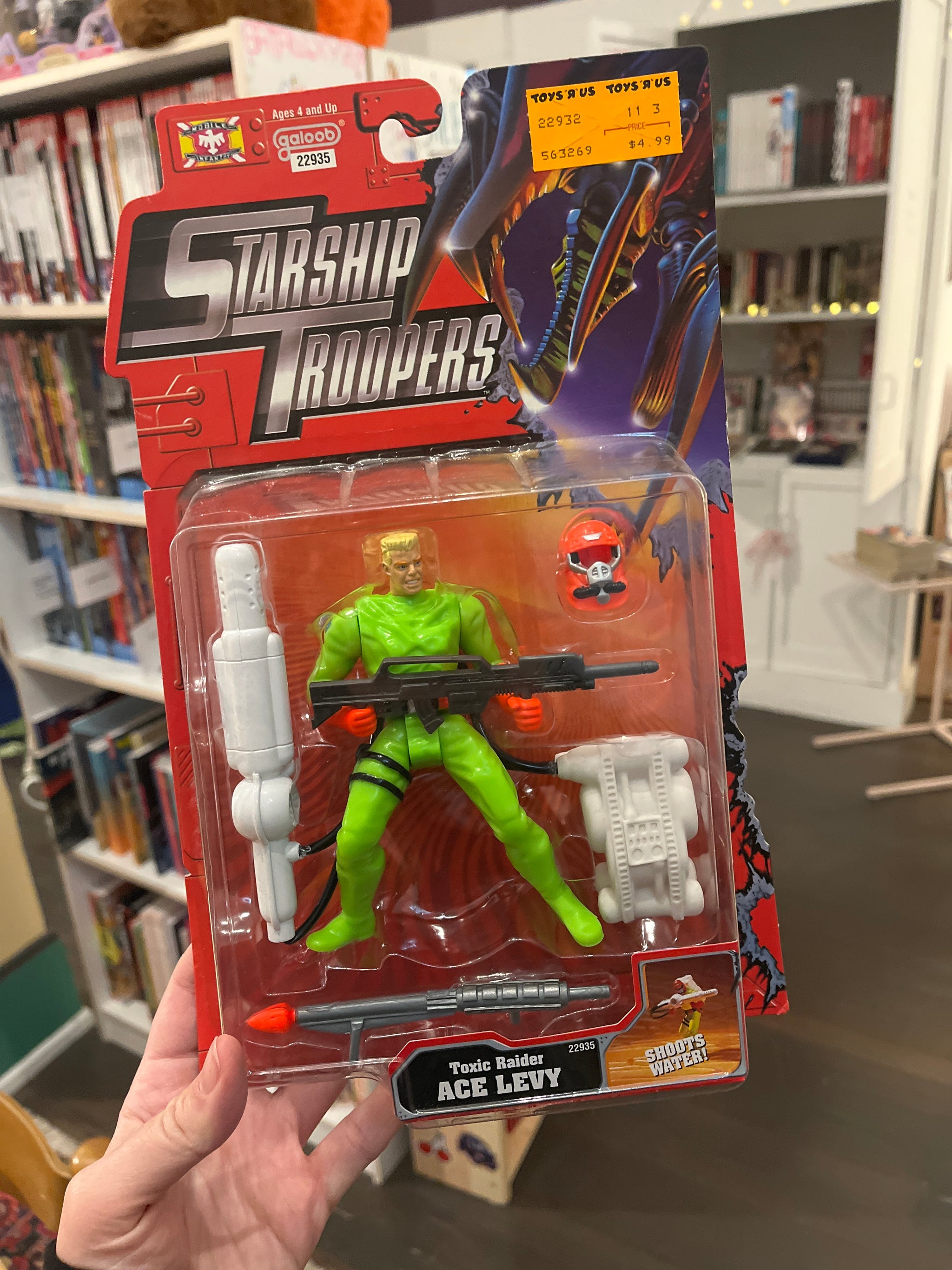 Starship Troopers action figures – Sour Cherry Comics