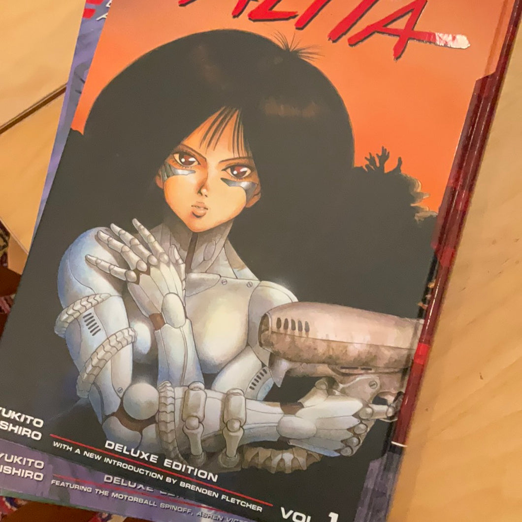 Battle Angel Alita Deluxe Volume 1